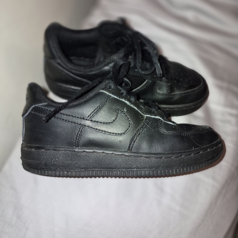 Black Nike Air Force 1